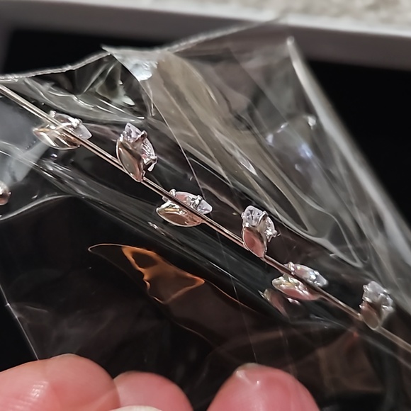 FINAL NEW Brazil Zircon Ear Pin  Still wrapped - Picture 3 of 8